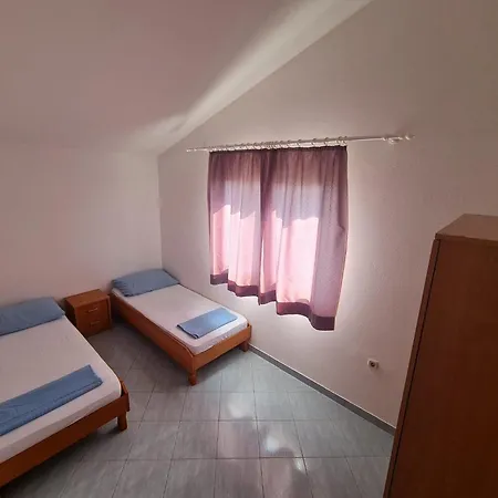 Robi - Two Bedroom With Terrace Apartamento *