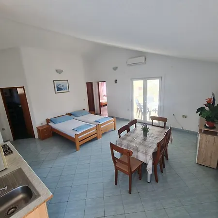 Robi - Two Bedroom With Terrace Lejlighed Vir